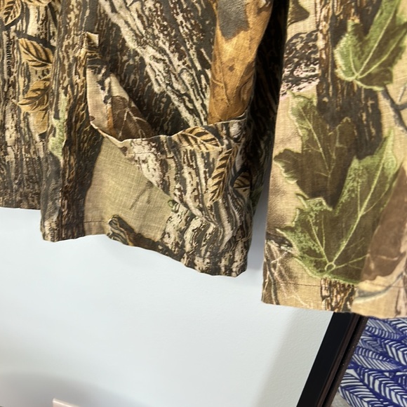 RealTree Sheer Cotton Blend Camouflage Hunting Shirt with Full Zipper & Pockets - Picture 6 of 8